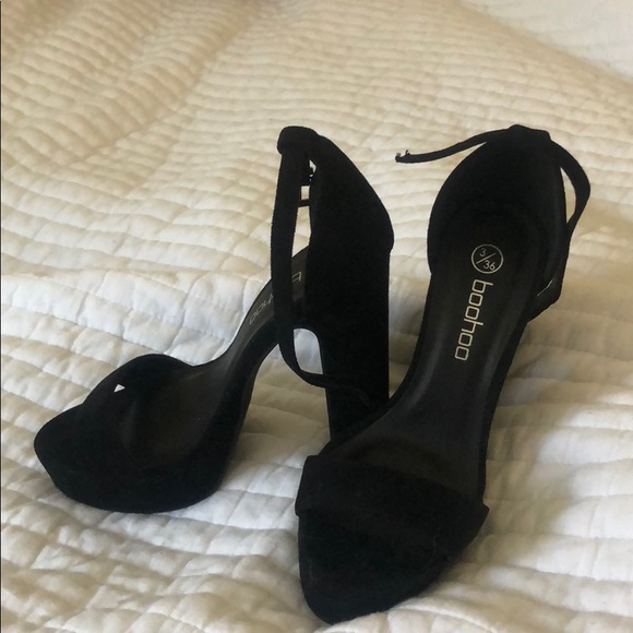 Black heels - Picture 2 of 3